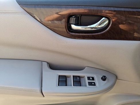 Used 2012 Nissan Quest S image 13