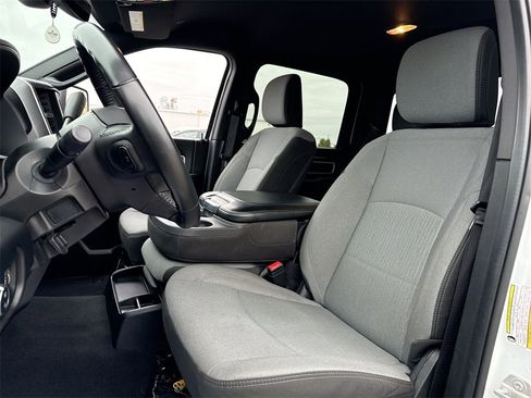 Used 2024 RAM 3500 Big Horn image 11