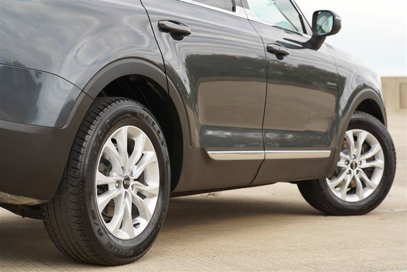 Used 2020 Kia Telluride LX AWD/4WD image 19