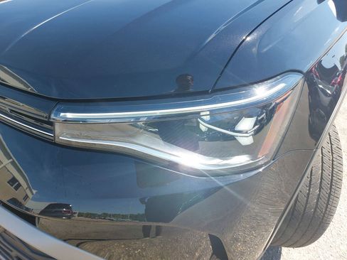 Used 2025 Volkswagen Taos S image 33