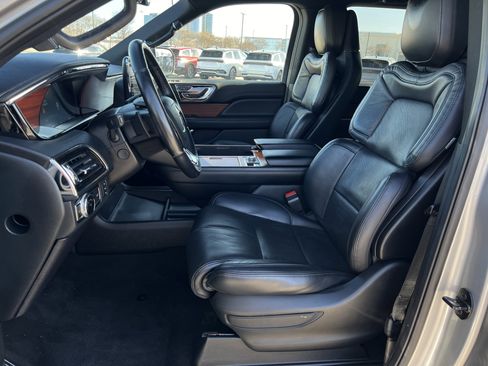 Used 2021 Lincoln Navigator Reserve image 26