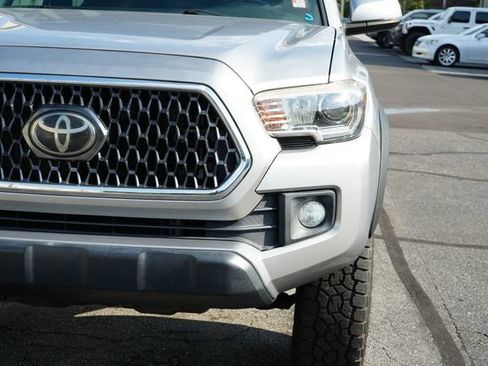 Used 2018 Toyota Tacoma TRD Off-Road RWD image 6