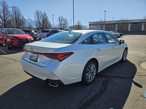 Used 2022 Toyota Avalon XLE w/ Carpet Mat Package (TMS) image 5