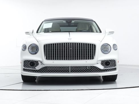 Used 2022 Bentley Flying Spur Plug-In Hybrid AWD/4WD image 8