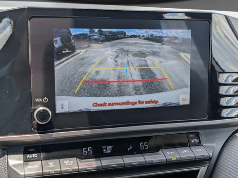 Used 2025 Toyota Camry SE FWD image 21