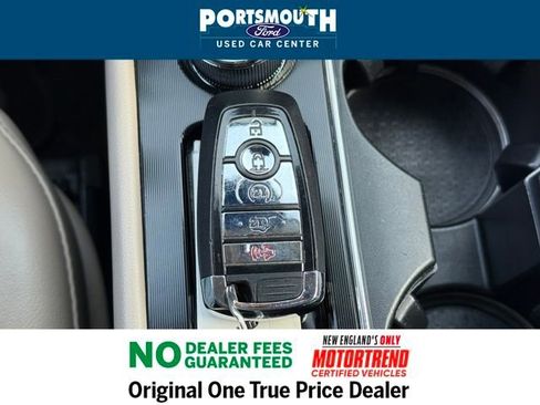 Used 2022 Lincoln Corsair AWD w/ Equipment Group 101A image 11