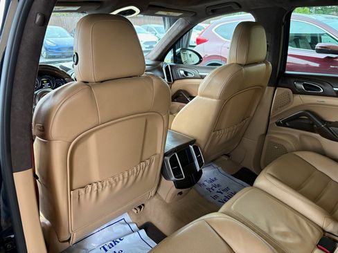 Used 2016 Porsche Cayenne GTS image 29