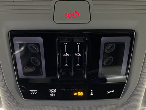 New 2025 Volkswagen Tiguan SE image 23