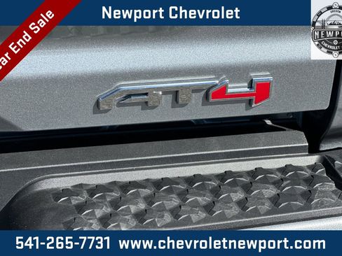 New 2025 GMC Canyon AT4 w/ AT4 Premium Package image 19