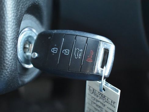 Used 2017 Kia Soul + image 21