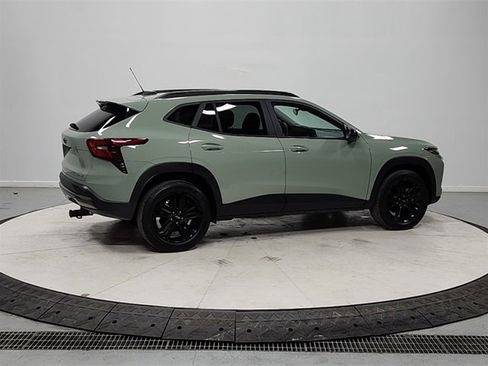 Used 2024 Chevrolet Trax ACTIV w/ Driver Confidence Package image 7