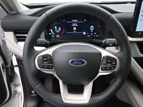New 2026 Ford Explorer Active w/ Active Comfort Package RWD image 29