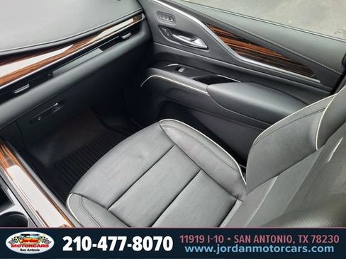 Used 2023 Cadillac Escalade ESV Premium Luxury RWD image 15