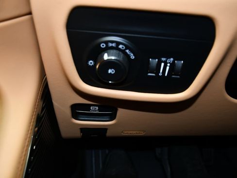 Used 2023 Jeep Grand Cherokee Summit AWD/4WD image 43