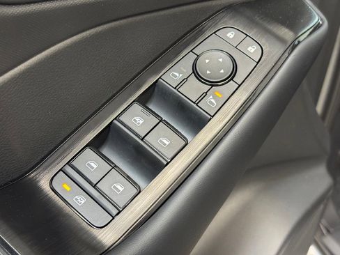 Certified 2025 Nissan Rogue S AWD/4WD image 9