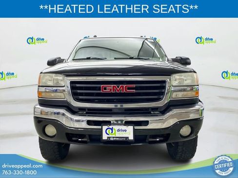 Used 2004 GMC Sierra 2500 SLT w/ Skid Plate Package AWD/4WD image 2