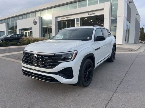 New 2026 Volkswagen Atlas Cross Sport SEL R-Line AWD/4WD image 1