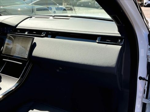 New 2026 Land Rover Range Rover Velar Dynamic SE AWD/4WD image 28