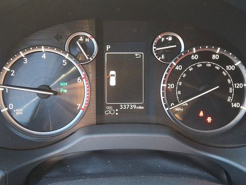 Used 2023 Lexus GX 460 Luxury w/ Sport Design Package AWD/4WD image 25