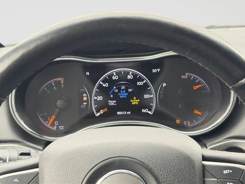 Used 2018 Jeep Grand Cherokee Limited w/ Luxury Group II image 30