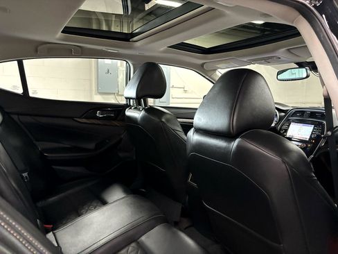 Used 2016 Nissan Maxima Platinum image 21