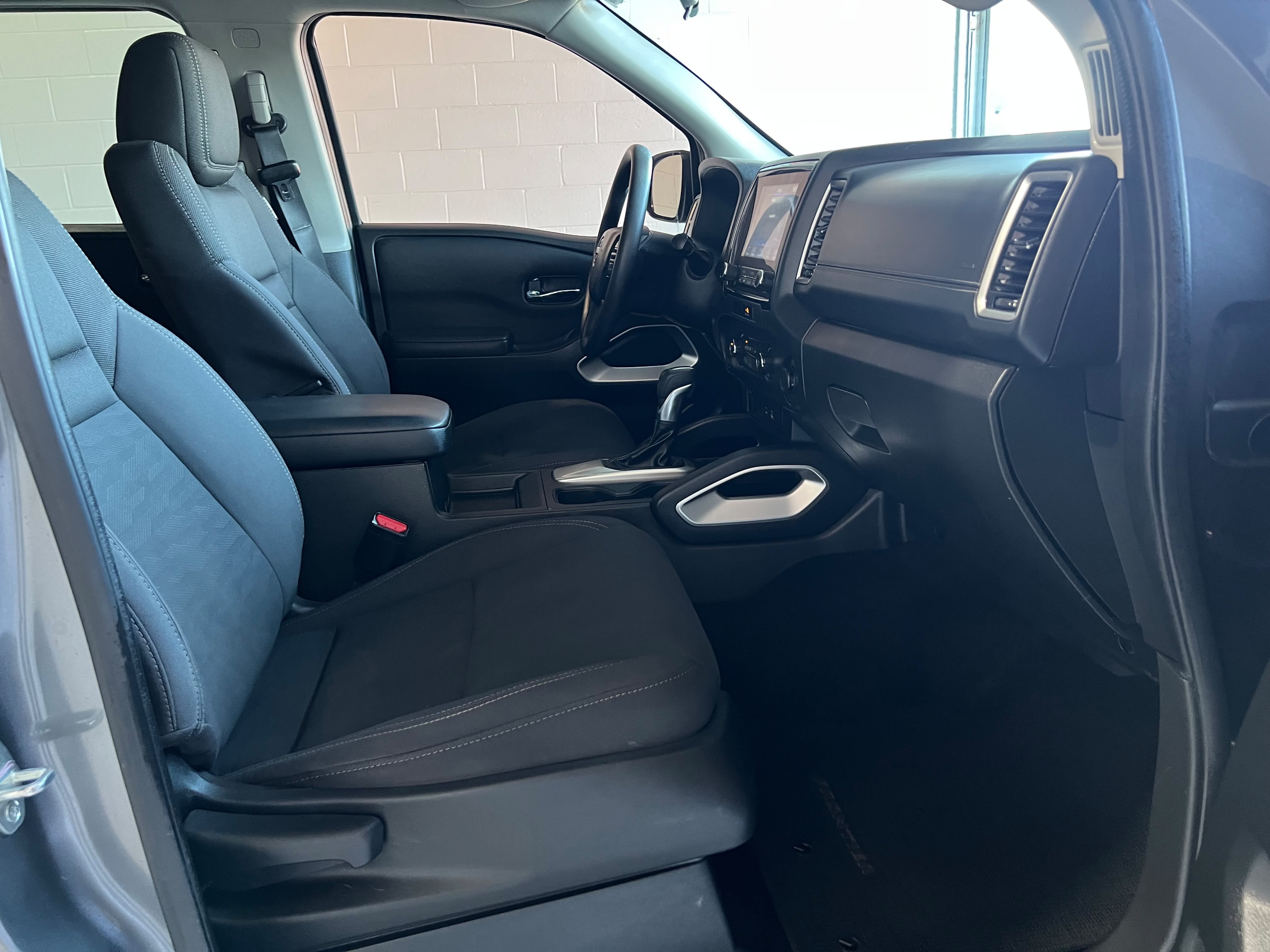 Used 2023 Nissan Frontier SV w/ Tow Package RWD image 16