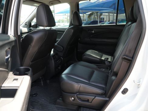 Used 2022 Honda Pilot Touring image 17