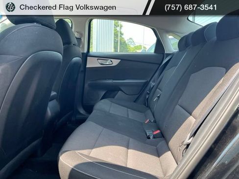 Used 2023 Kia Forte LXS w/ LXS Technology Package FWD image 25