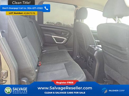 Used 2017 Nissan Titan SV RWD image 13