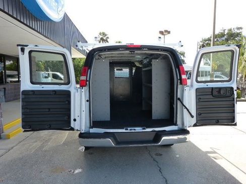 Used 2023 Chevrolet Express 2500 w/ Driver Convenience Package image 14
