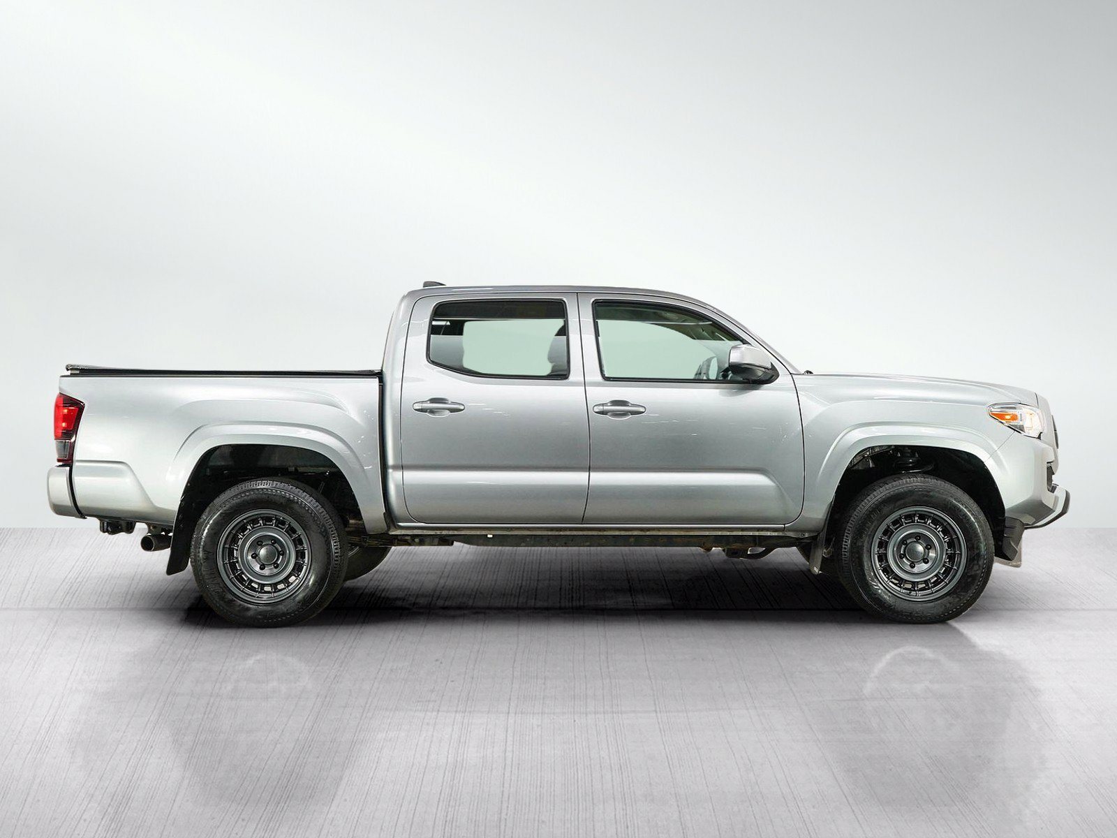 Used 2021 Toyota Tacoma SR AWD/4WD image 6