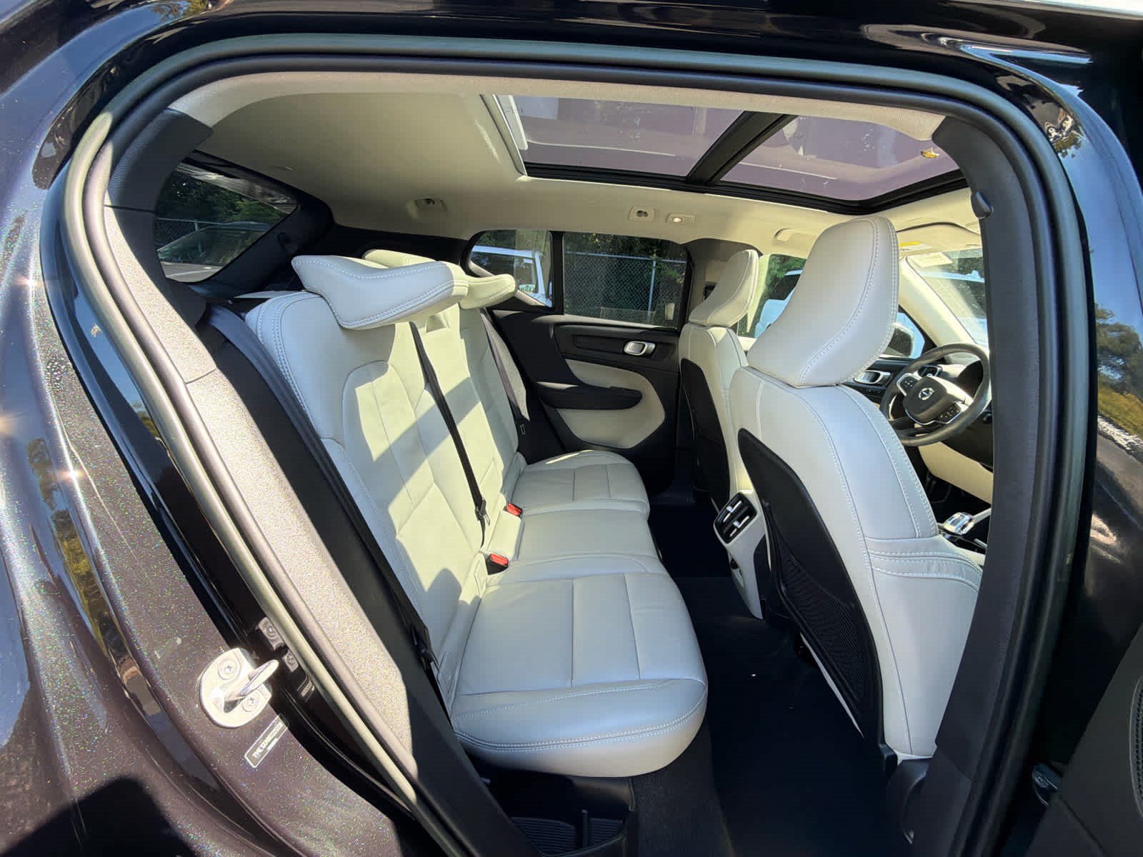 Used 2024 Volvo XC40 B5 Ultimate w/ Protection Package Premier AWD/4WD image 21