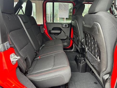 Used 2018 Jeep Wrangler Unlimited Rubicon image 33