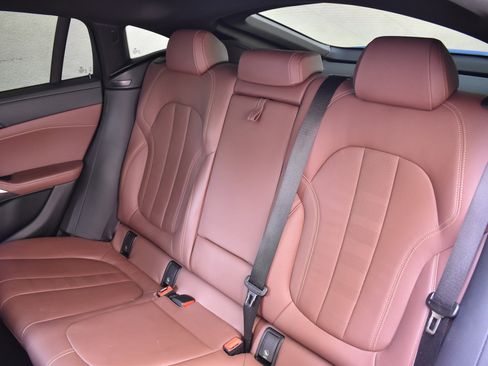 Used 2020 BMW X6 M50i image 26