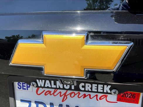 Used 2014 Chevrolet Suburban LTZ image 7