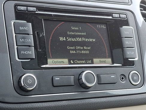 Used 2012 Volkswagen Tiguan SEL image 17