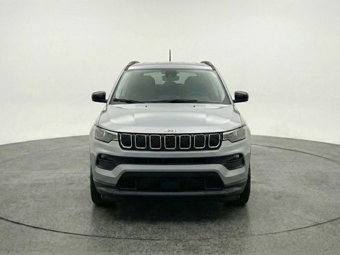 Used 2025 Jeep Compass Latitude AWD/4WD image 1