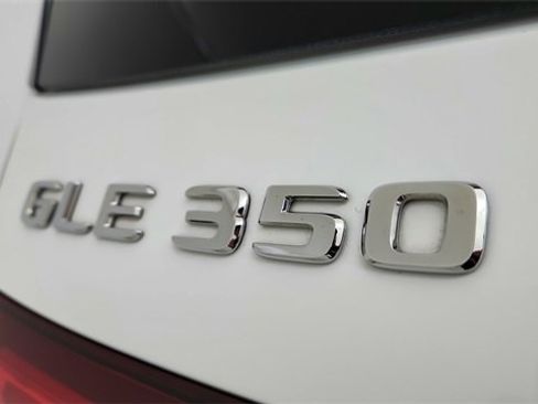 Used 2025 Mercedes-Benz GLE 350 4MATIC w/ AMG Line Exterior image 17