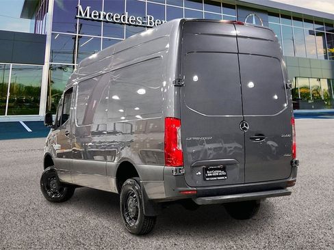 Used 2023 Mercedes-Benz Sprinter 2500 image 2