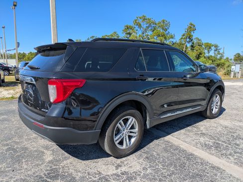 Used 2022 Ford Explorer XLT w/ Equipment Group 202A AWD/4WD image 4