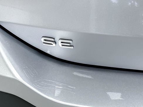 New 2026 Volkswagen Tiguan SE image 24