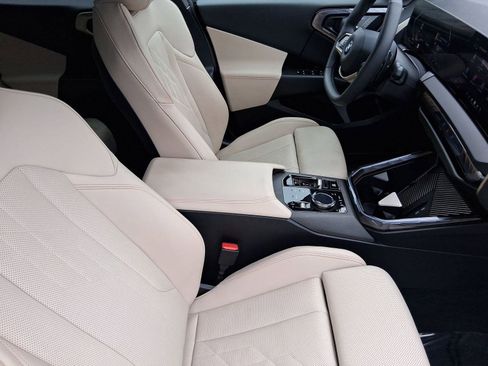 Used 2025 BMW X3 xDrive30i w/ Convenience Package image 29