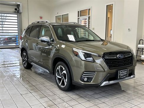 Used 2023 Subaru Forester Touring image 5