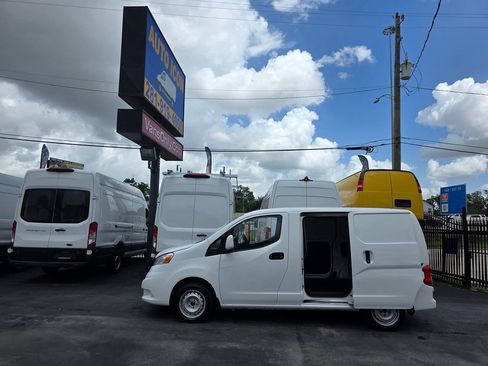 Used 2019 Nissan NV200 SV w/ Back Door Glass Package FWD image 6