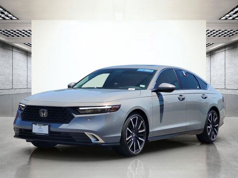 Used 2023 Honda Accord Touring image 10