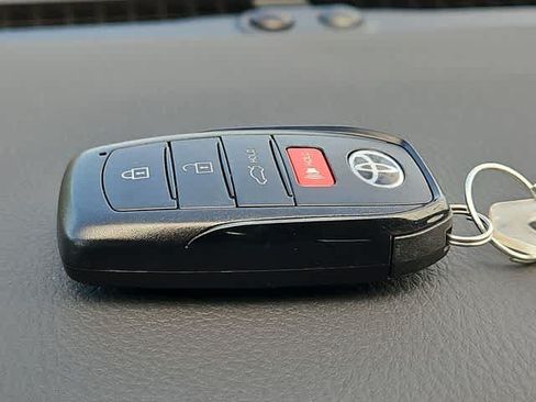 Used 2026 Toyota Camry Hybrid w/ Convenience Package FWD image 28