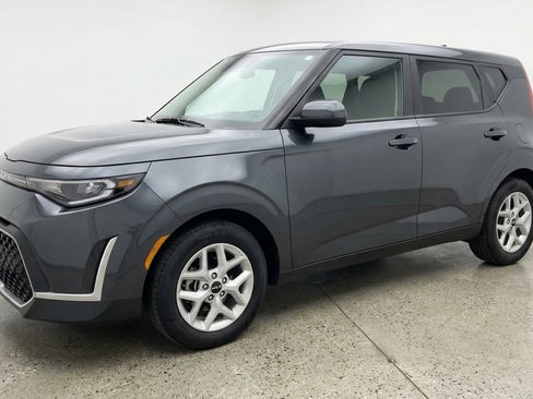 Used 2025 Kia Soul LX w/ LX Technology Package image 3