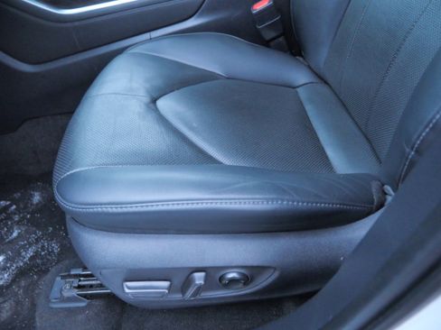 Used 2023 Toyota Highlander Limited image 21