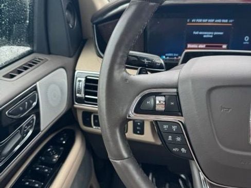 Certified 2024 Lincoln Navigator Reserve AWD/4WD image 19