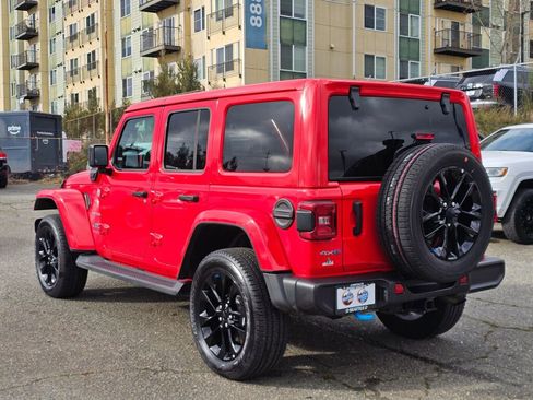 Used 2023 Jeep Wrangler Unlimited Sahara w/ Cold Weather Group image 6